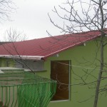 Доставка на покривни панели за изграждане на етаж от хотел